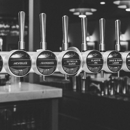 Broadcroft Hotel Kirkintilloch Esterno foto